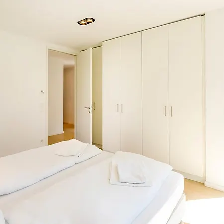 Garden Apartment *