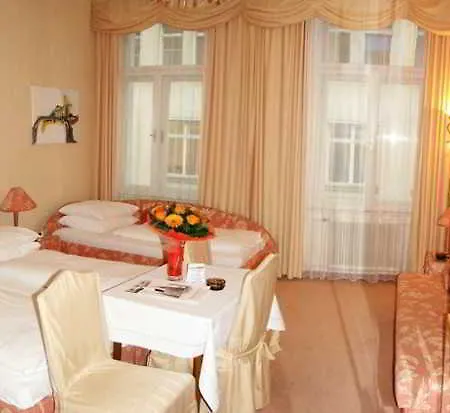 Hotel Schweizerhof 3*
