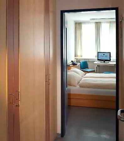 Allyouneed Vienna4 Hotell 3*