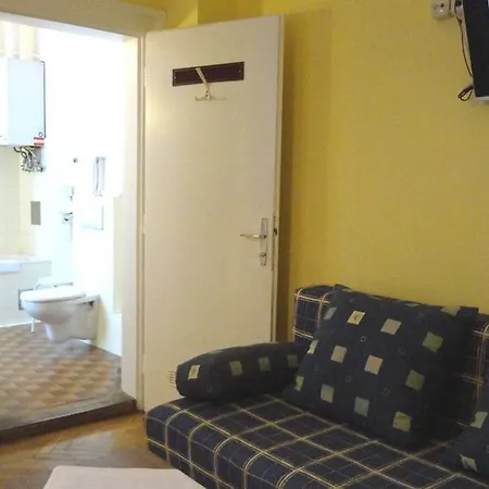 Lehrerhaus Hotel 2*