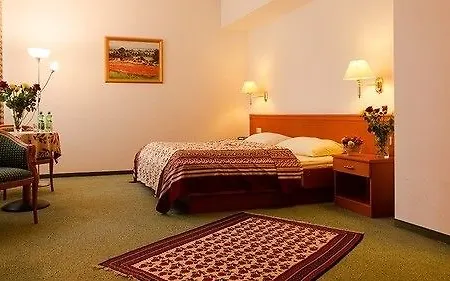 Schani Salon Hotel 4*