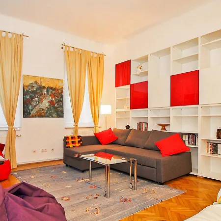 Am Hundsturm Apartment *