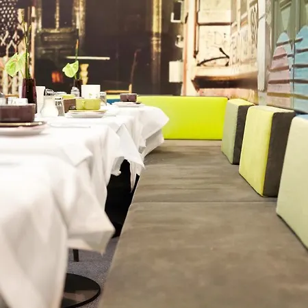 Saint Shermin & Champagne Hotel