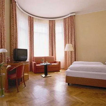 Johann Strauss מלון 4*