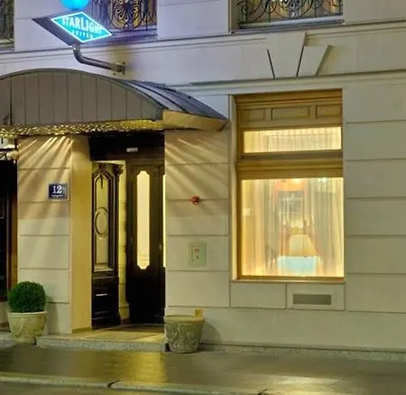 Starlight Salzgries Aparthotel 4*