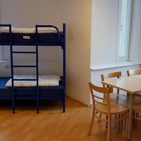 Easyroom - Budget Hostel