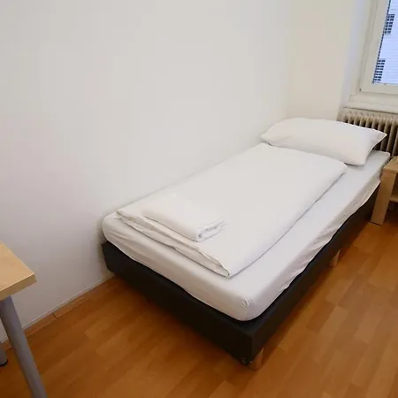Easyroom - Budget Hostel *