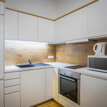Sky9 Center Apartment *