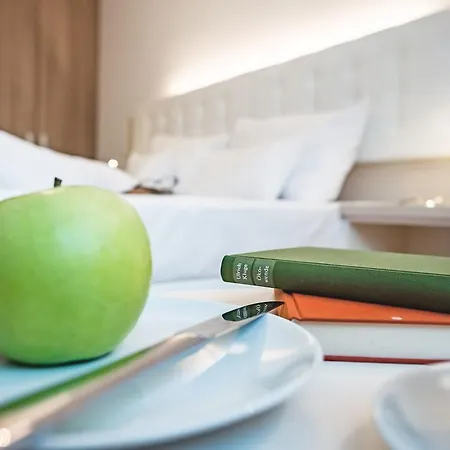 Oliver | Contactless Check-in Viena