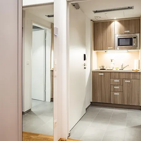 Oliver | Contactless Check-in 3* Viena
