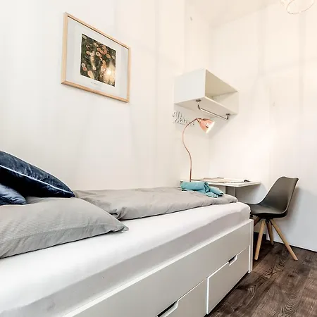 & Business 1120 * Wien