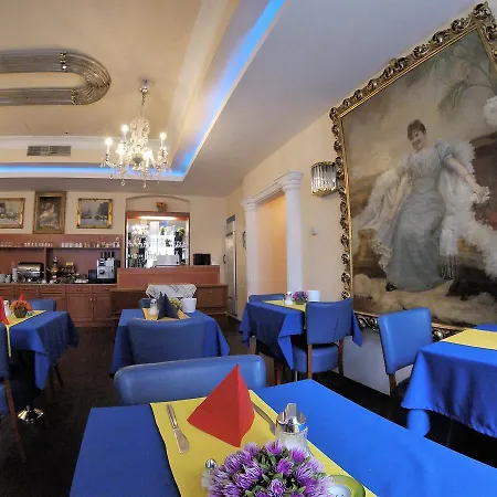 Excellence Hotell 4*