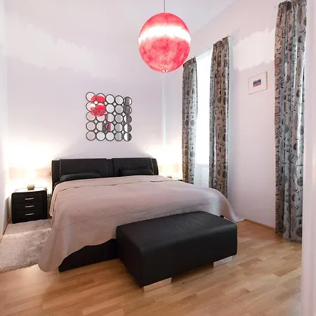 Anna Maria In Citycenter Apartment *