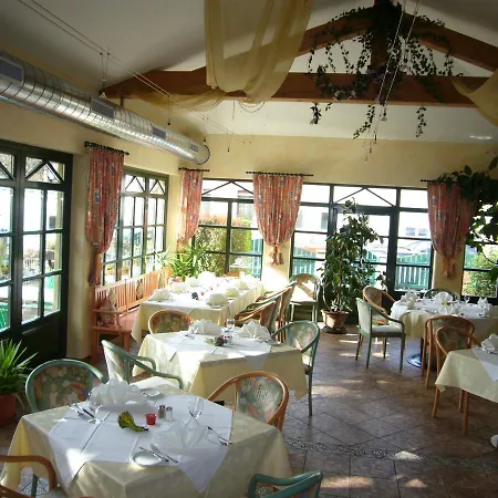 Strebersdorferhof Hotel