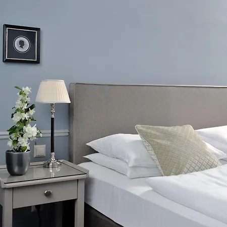 Kaerntnerhof Hotel 3*