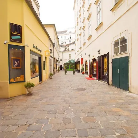 Exclusive Michaelerplatz * Vienne