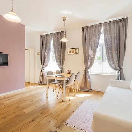 La Perla Vintage-apartments Apartment *