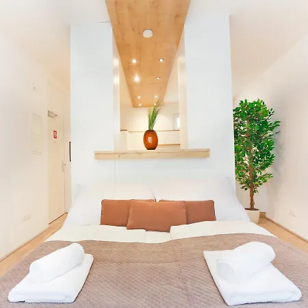 Sky9 Center Apartment *