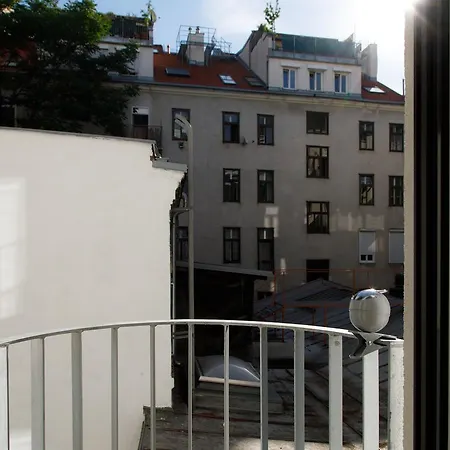 Westside - Contactless Check-in Vienna