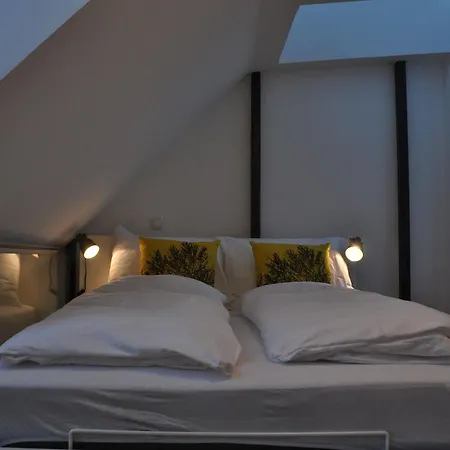 Getreidemarkt 10 Serviced Wien