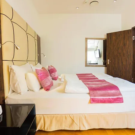 Hotel Western Arcadia 4*