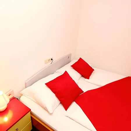 Apartment Checkvienna - *
