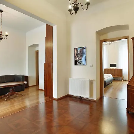 Parco Di Schoenbrunn Bed & Breakfast 4*