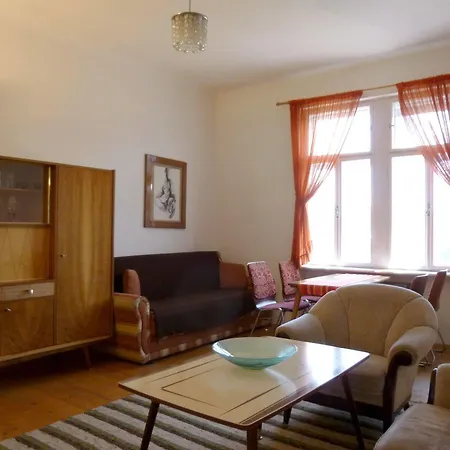Maximillian Aparthotel 2*