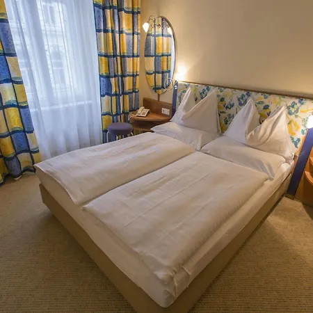 Starlight Salzgries Aparthotel