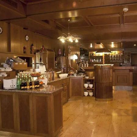 Lenas Hotel 3*