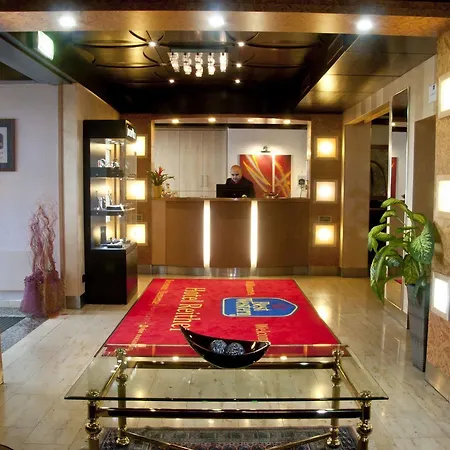 Lenas Hotel 3*