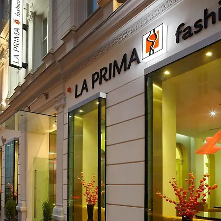 Fortyplusone - Newly Renovated! Hotel 4*