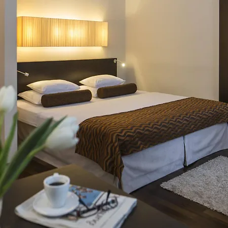 Hotel Max Brown 7th District, Part Of Sircle Collection 4*