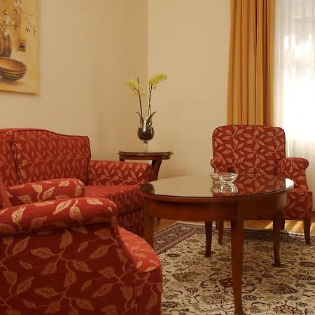 Hotel City Central Отель 4*