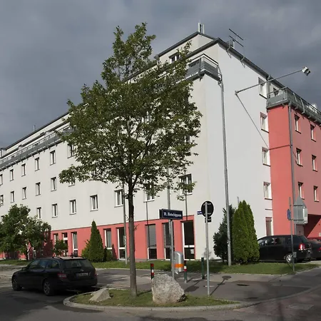 Ξενοδοχείο Arion Cityhotel & 24hours-apartment 4*