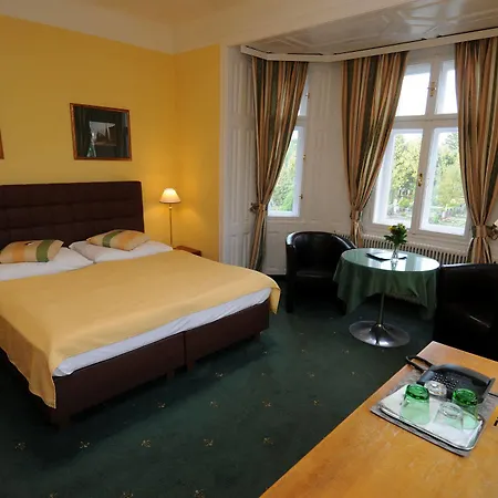 Bergwirt Schoenbrunn Hotel
