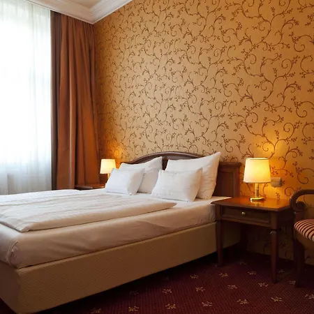 Fuerst Metternich Hotel 3*