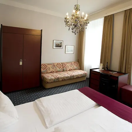 Fuerst Metternich Hotel