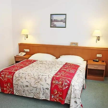 Schani Salon Hotel 4*