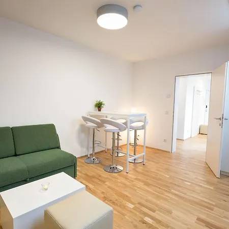 Smart Living - Hauptbahnhof - Self Check-in
