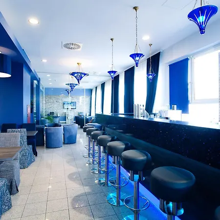 Hotel Lenas Donau 3*