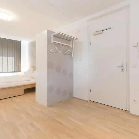 Christian Oper - Contactless Check In Apartment