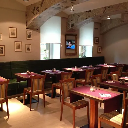 Cryston Hotel 3*