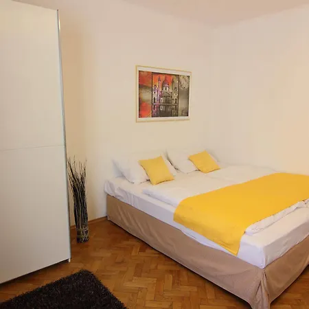 Kroellgasse I Contactless Check-in Viena