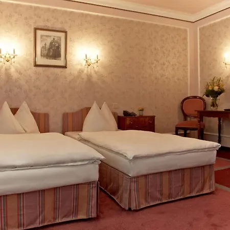 Hotel Henri Siebterbezirk 4*
