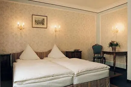 Henri Siebterbezirk Hotel
