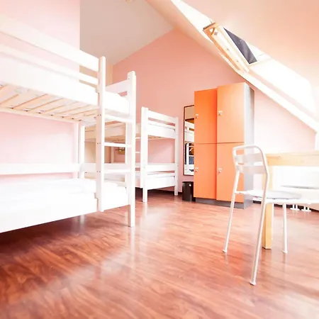 Wombats The Lounge Albergue *