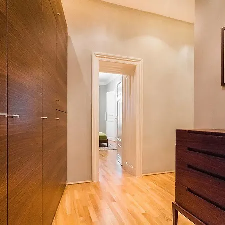 Abieshomes Serviced - Downtown Apartment