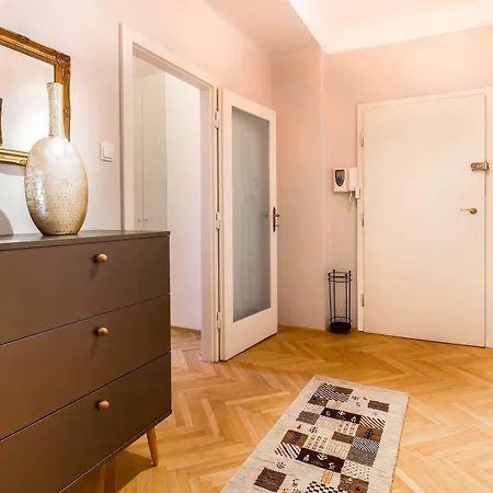 Abieshomes Serviced Apartments - Opera Apartment *