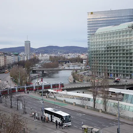 Grand - Stephansplatz * Vienna